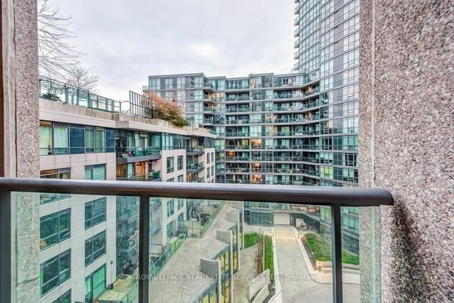 701 - 219 Fort York Blvd, Condo with 1 bedrooms, 1 bathrooms and 1 parking in Toronto ON | Image 9