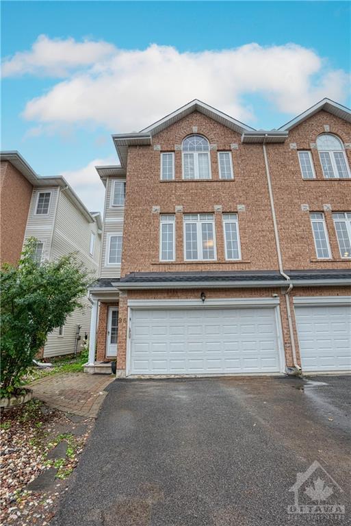96 Castle Glen Crescent, Home with 4 bedrooms, 4 bathrooms and 6 parking in Ottawa ON | Card Image