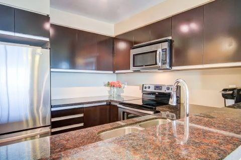1002 - 2177 Burnhamthorpe Rd, Condo with 2 bedrooms, 2 bathrooms and 1 parking in Mississauga ON | Image 6