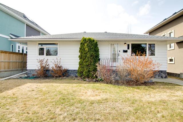 1507 22a Street Nw, House detached with 5 bedrooms, 2 bathrooms and 1 parking in Calgary AB | Image 2