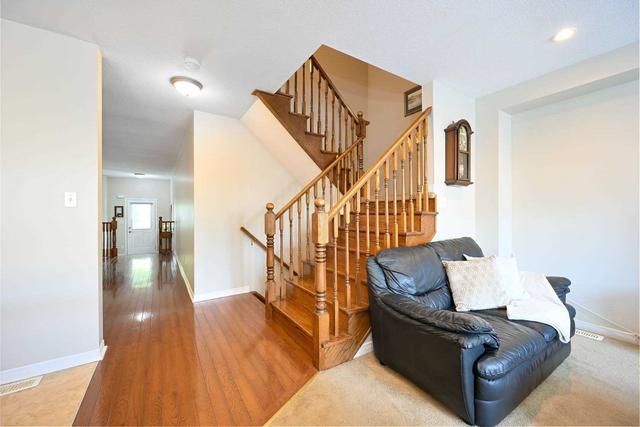 2282 Spence Lane, House detached with 4 bedrooms, 3 bathrooms and 2 parking in Burlington ON | Image 7
