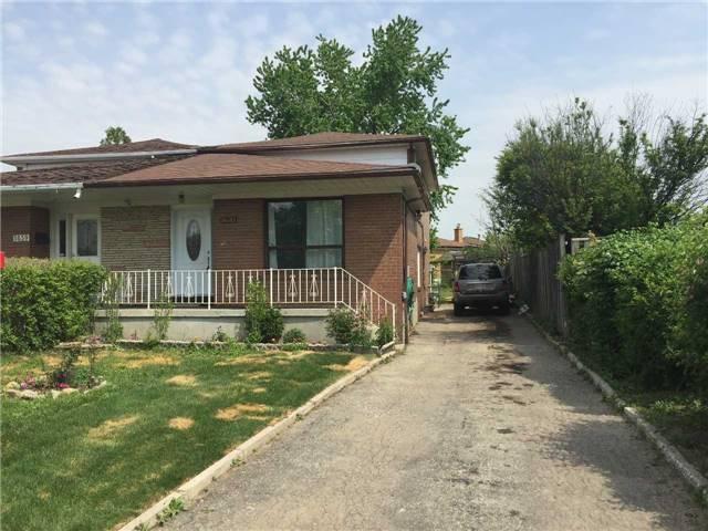 3641 Monica Dr, House semidetached with 4 bedrooms, 3 bathrooms and 5 parking in Mississauga ON | Image 1