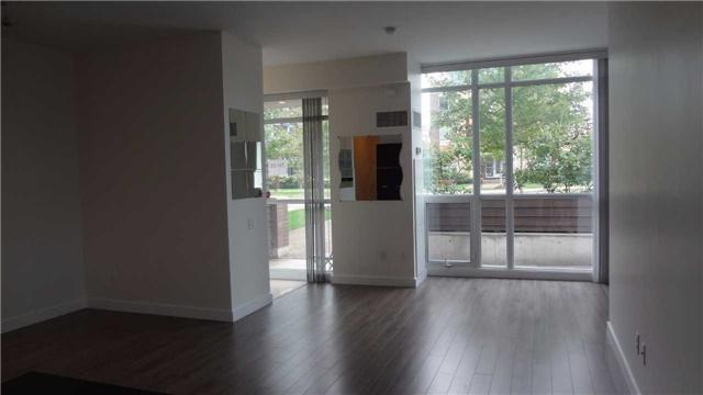 th01 - 33 Singer Crt, Townhouse with 3 bedrooms, 3 bathrooms and 1 parking in Toronto ON | Image 10