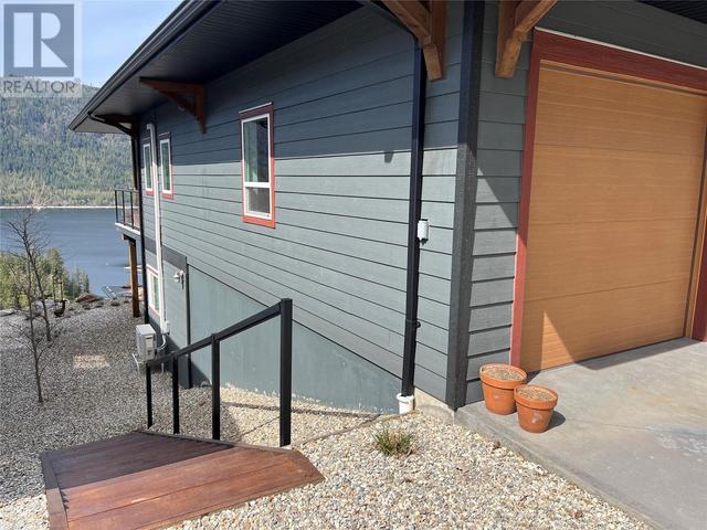 218 Sunset Drive, House detached with 3 bedrooms, 3 bathrooms and 5 parking in Sicamous BC | Image 7