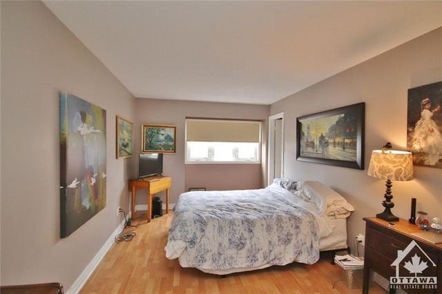 44 Lightfoot Place, Townhouse with 3 bedrooms, 3 bathrooms and 2 parking in Ottawa ON | Image 11