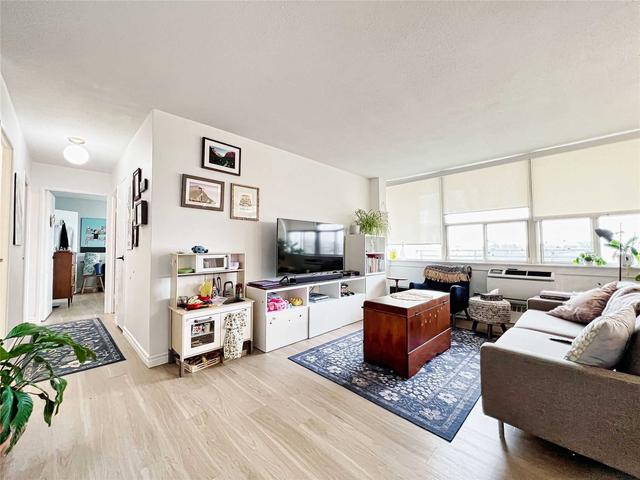608 - 155 Marlee Ave, Condo with 2 bedrooms, 1 bathrooms and 1 parking in Toronto ON | Image 7