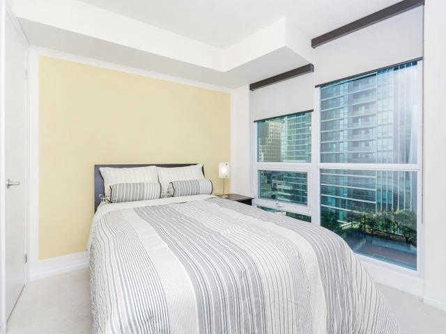 1002 - 16 Yonge St, Condo with 2 bedrooms, 2 bathrooms and 1 parking in Toronto ON | Image 13