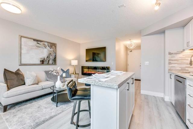 910 - 155 Legion Rd N, Condo with 1 bedrooms, 2 bathrooms and 1 parking in Toronto ON | Image 10