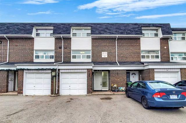 136 Purpledusk Tr, Townhouse with 4 bedrooms, 2 bathrooms and 3 parking in Toronto ON | Card Image