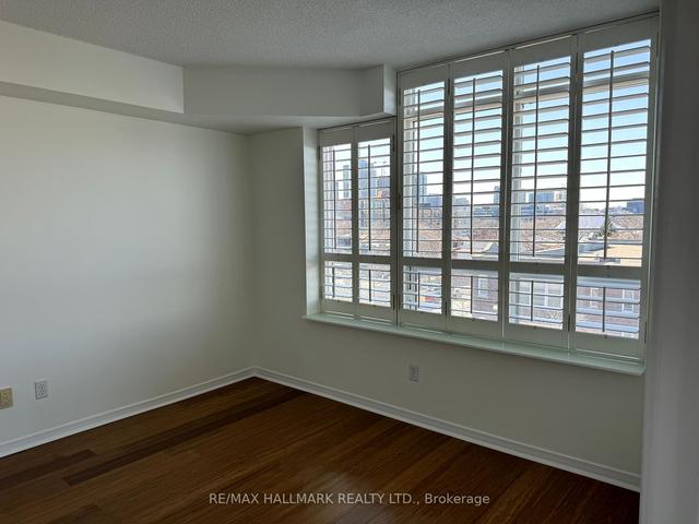 604 - 140 Bathurst St, Condo with 2 bedrooms, 1 bathrooms and 1 parking in Toronto ON | Image 5