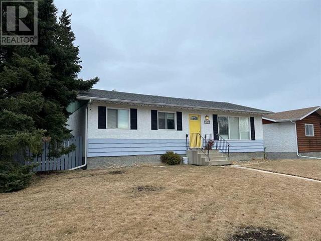 1429 53 Street, House detached with 4 bedrooms, 2 bathrooms and 3 parking in Edson AB | Image 4