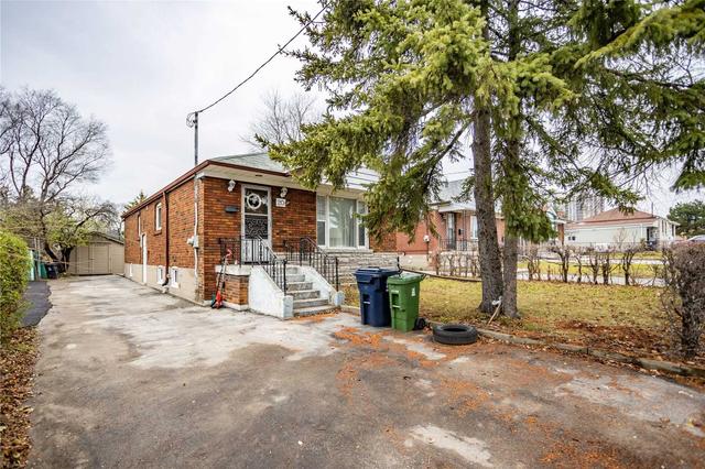 20 Lewiston Rd, House detached with 3 bedrooms, 1 bathrooms and 4 parking in Toronto ON | Image 6