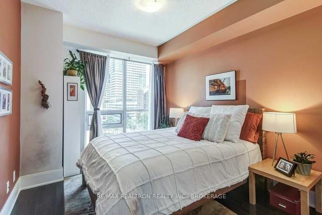 612 - 70 Roehampton Ave, Condo with 1 bedrooms, 1 bathrooms and 0 parking in Toronto ON | Image 5