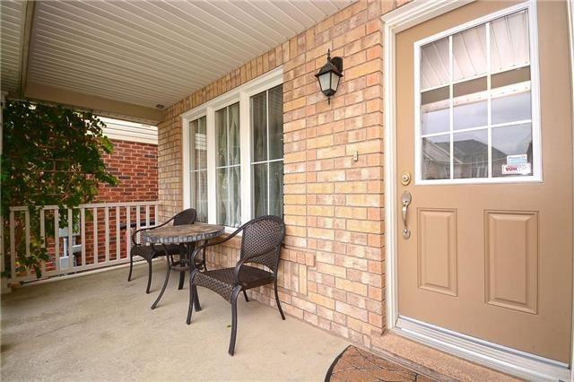 803 Rayner Crt, House detached with 4 bedrooms, 3 bathrooms and 2 parking in Milton ON | Image 2