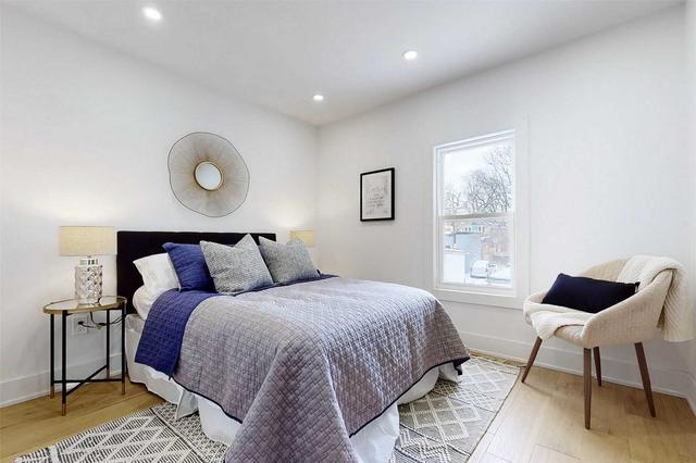 811 Dovercourt Rd, House semidetached with 3 bedrooms, 3 bathrooms and 2 parking in Toronto ON | Image 8