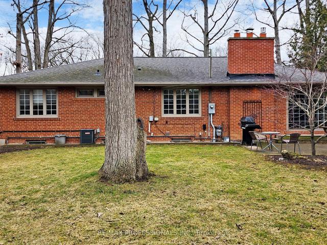 23 Ashford Dr, House detached with 3 bedrooms, 2 bathrooms and 6 parking in Toronto ON | Image 19