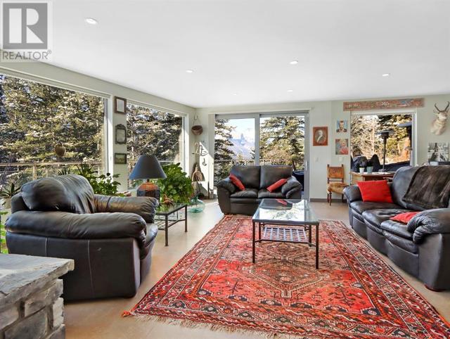 32 Juniper Ridge, House detached with 3 bedrooms, 4 bathrooms and 6 parking in Canmore AB | Image 10