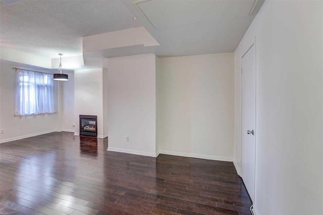 223 - 550 Front St W, Condo with 2 bedrooms, 1 bathrooms and 1 parking in Toronto ON | Image 5