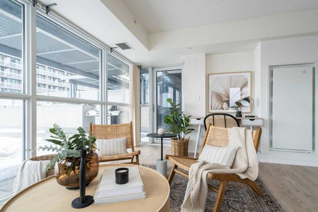 1407 - 386 Yonge St, Condo with 3 bedrooms, 2 bathrooms and 1 parking in Toronto ON | Image 13