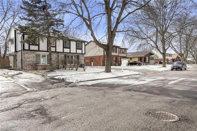 6580 Harmony Avenue, House semidetached with 3 bedrooms, 1 bathrooms and 6 parking in Niagara Falls ON | Image 34
