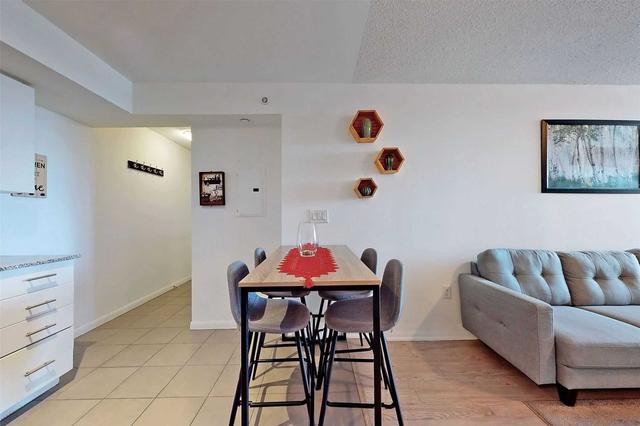 408 - 800 Lawrence Ave W, Condo with 2 bedrooms, 1 bathrooms and 1 parking in Toronto ON | Image 11