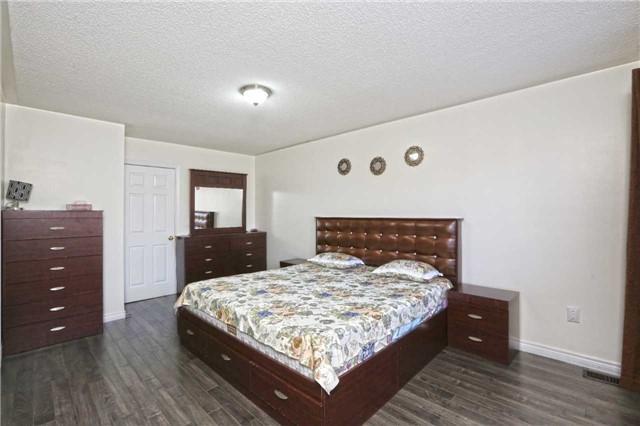 96 Brussels Ave, House attached with 3 bedrooms, 4 bathrooms and 2 parking in Brampton ON | Image 13