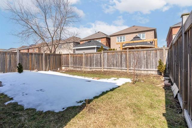 18 Roma Dr, House detached with 4 bedrooms, 4 bathrooms and 4 parking in Whitby ON | Image 35