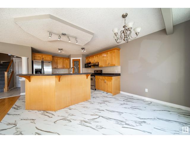 7915 3 Av Sw, House detached with 3 bedrooms, 3 bathrooms and null parking in Edmonton AB | Image 12