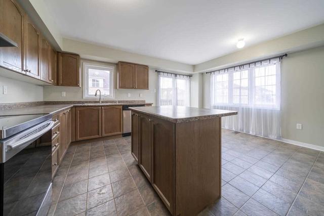 715 Candlestick Circ, House attached with 4 bedrooms, 4 bathrooms and 2 parking in Mississauga ON | Image 7