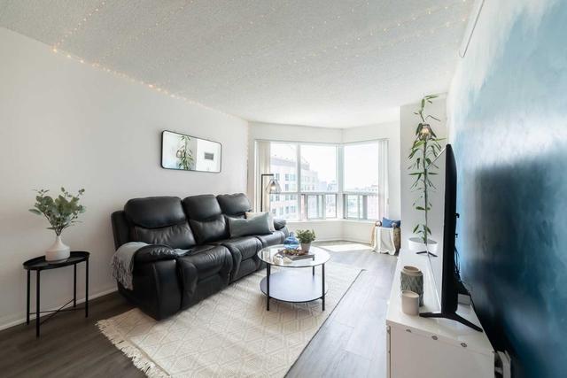 ph109 - 11 Lee Centre Dr, Condo with 1 bedrooms, 1 bathrooms and 1 parking in Toronto ON | Image 2