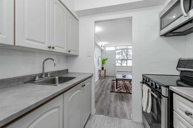 211 - 940 Caledonia Rd, Condo with 2 bedrooms, 1 bathrooms and 1 parking in Toronto ON | Image 3