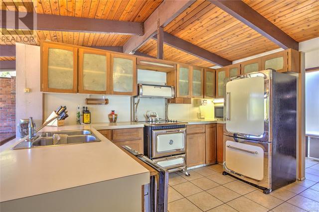 56 Prospect Ave, House detached with 4 bedrooms, 2 bathrooms and 6 parking in Lake Cowichan BC | Image 22