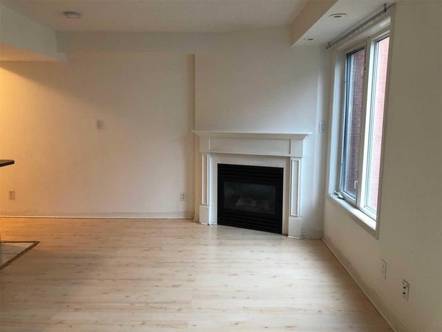 Th 906 - 16 Laidlaw St, Townhouse with 2 bedrooms, 2 bathrooms and 1 parking in Toronto ON | Image 7