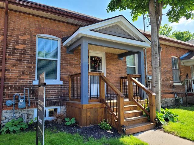 630 Peel St, House semidetached with 2 bedrooms, 1 bathrooms and 3 parking in Woodstock ON | Image 1