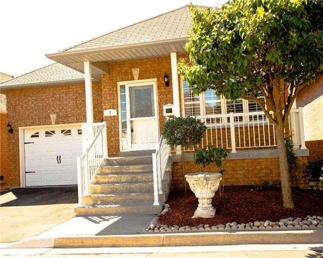 7 Amalfi Crt, House detached with 3 bedrooms, 3 bathrooms and 3 parking in Vaughan ON | Image 1