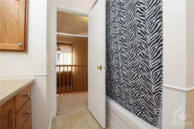 409 Hillsboro Private, Townhouse with 3 bedrooms, 3 bathrooms and 2 parking in Ottawa ON | Image 23