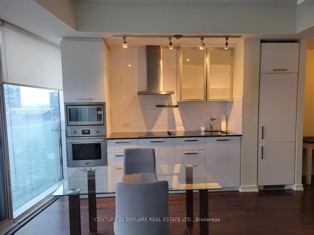 5106 - 12 York St, Condo with 1 bedrooms, 1 bathrooms and 0 parking in Toronto ON | Image 14