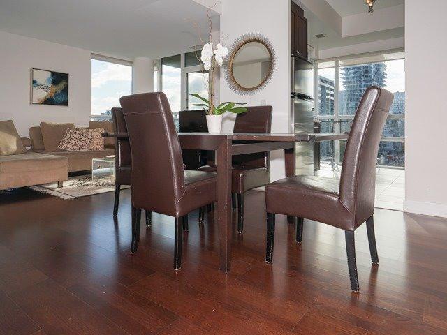 809 - 88 Broadway Ave, Condo with 2 bedrooms, 2 bathrooms and 1 parking in Toronto ON | Image 5