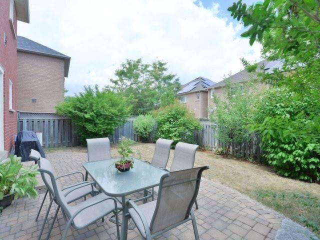 65 Lent Cres, House detached with 4 bedrooms, 3 bathrooms and 4 parking in Brampton ON | Image 7