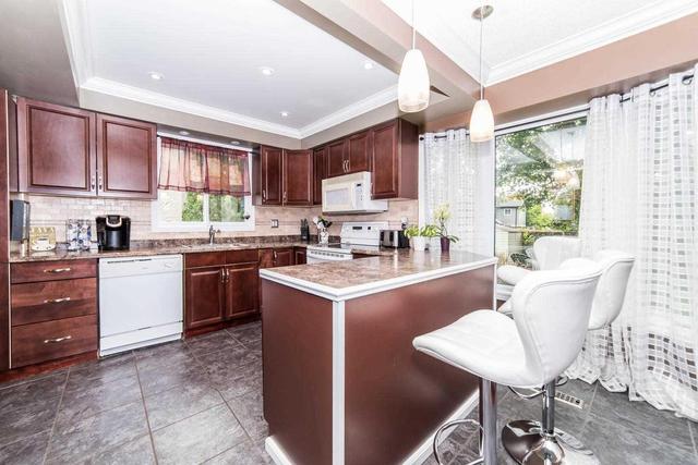 77 Canadian Oaks Dr, House detached with 3 bedrooms, 3 bathrooms and 2 parking in Whitby ON | Image 7
