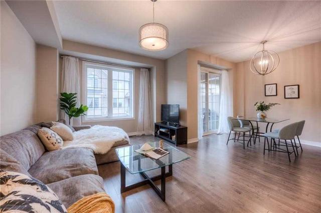 385 Cranbrook Common, House attached with 2 bedrooms, 2 bathrooms and 2 parking in Oakville ON | Image 3