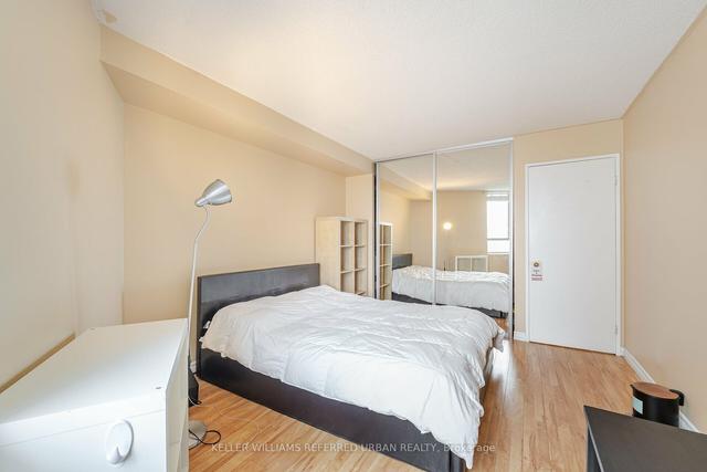 1303 - 260 Queens Quay W, Condo with 1 bedrooms, 1 bathrooms and 0 parking in Toronto ON | Image 7