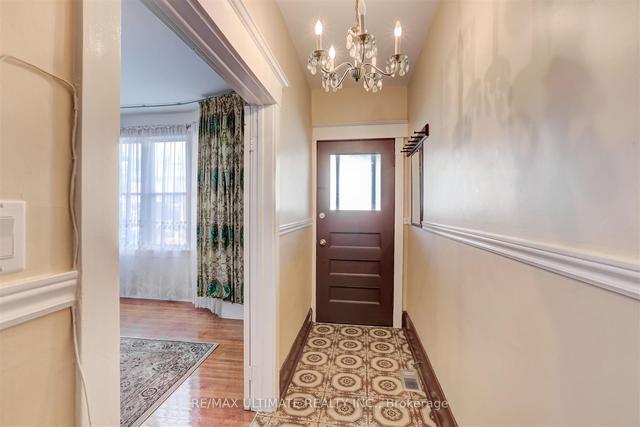 27 Bellwoods Ave, House attached with 6 bedrooms, 3 bathrooms and 1 parking in Toronto ON | Image 26