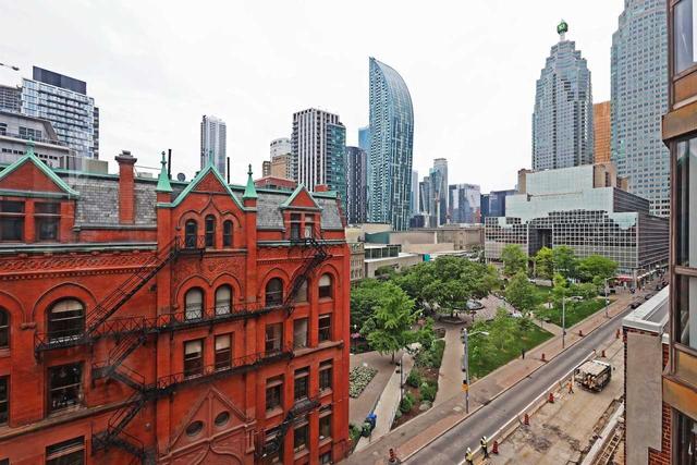 802 - 30 Church St, Condo with 2 bedrooms, 3 bathrooms and 1 parking in Toronto ON | Image 18