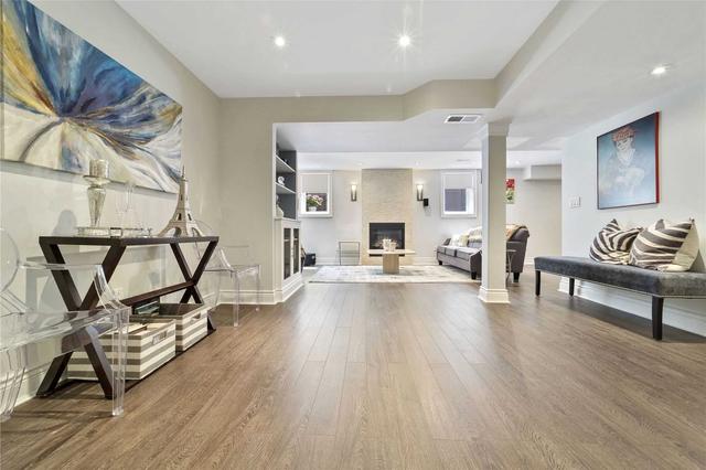 120 Westbury Crt, House attached with 4 bedrooms, 4 bathrooms and 6 parking in Richmond Hill ON | Image 17