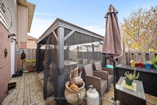 82 Wright Cres, House attached with 3 bedrooms, 2 bathrooms and 2 parking in Ajax ON | Image 33