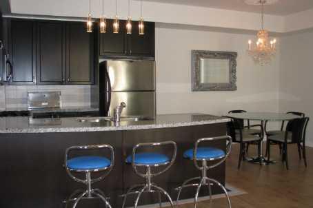 th21 - 70 Carr St, Townhouse with 2 bedrooms, 2 bathrooms and 1 parking in Toronto ON | Image 3