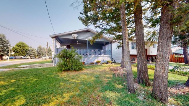 7558 Columbia Avenue, House detached with 4 bedrooms, 2 bathrooms and 2 parking in Radium Hot Springs BC | Image 31