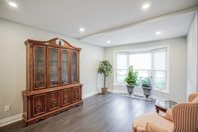 1027 Willowbank Tr, House detached with 4 bedrooms, 4 bathrooms and 6 parking in Mississauga ON | Image 38