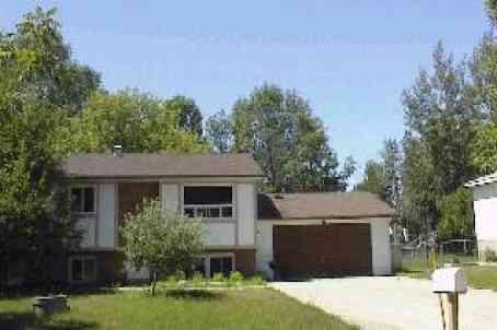 3636 Maplegrove Rd, House detached with 2 bedrooms, 1 bathrooms and 6 parking in Barrie ON | Image 1